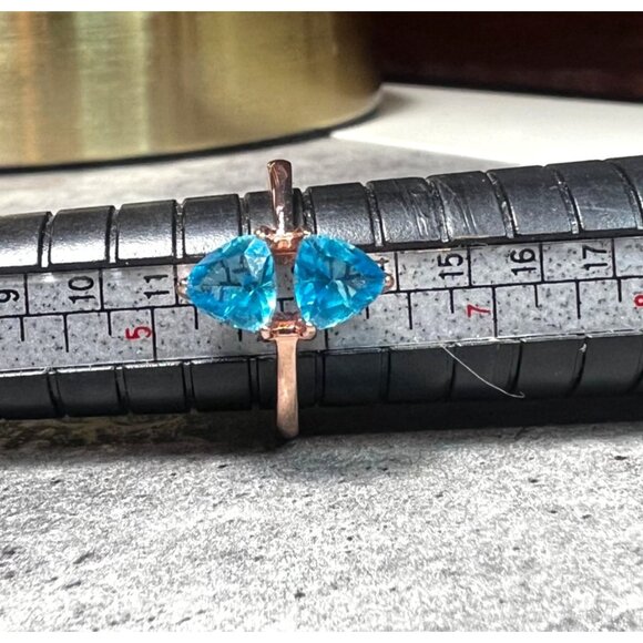 Ring Bomb Party RIng, size 6, NWOT, aqua blue stone rose gold color band - Picture 6 of 6
